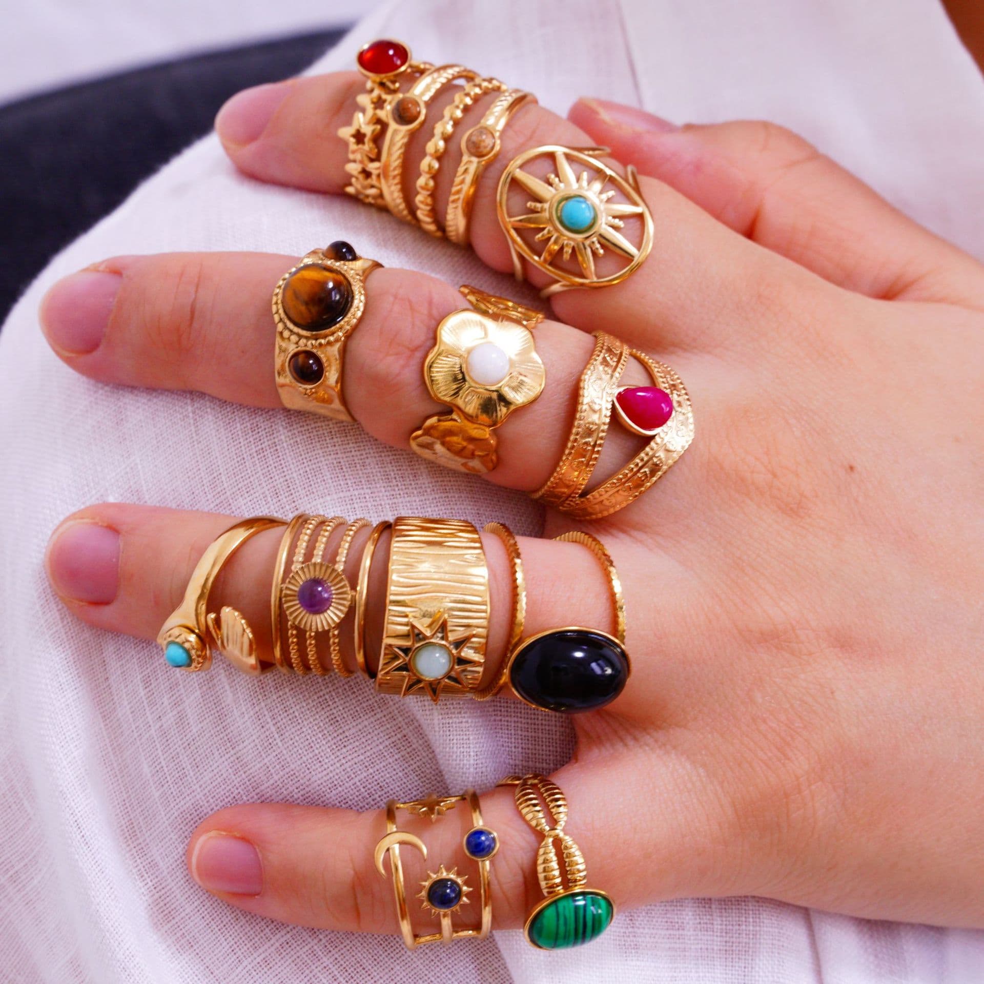 Vintage Malachite Ring Wearing